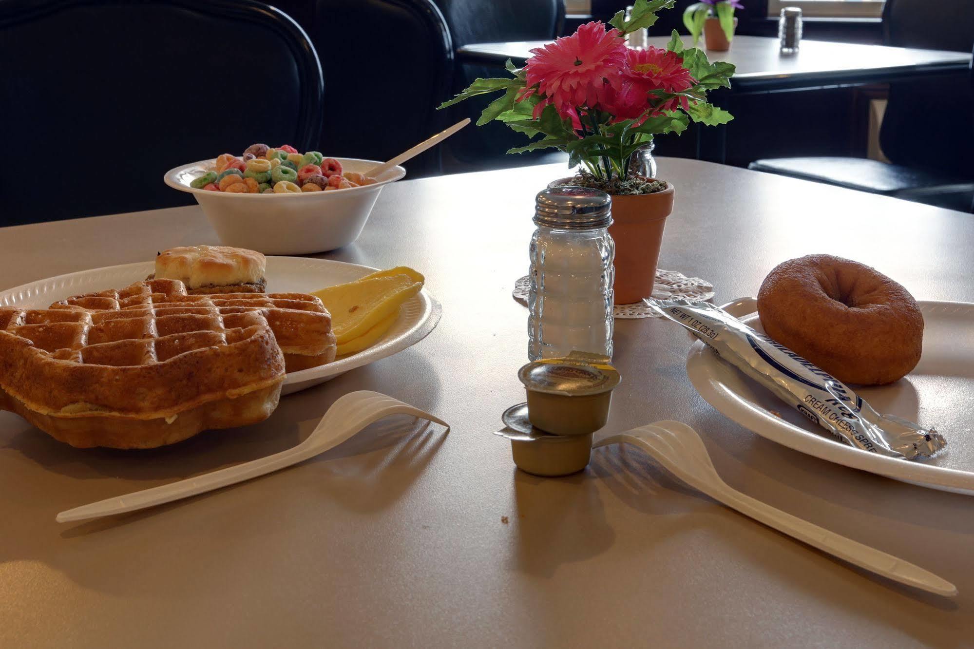 Americas Best Value Inn Париж Екстериор снимка